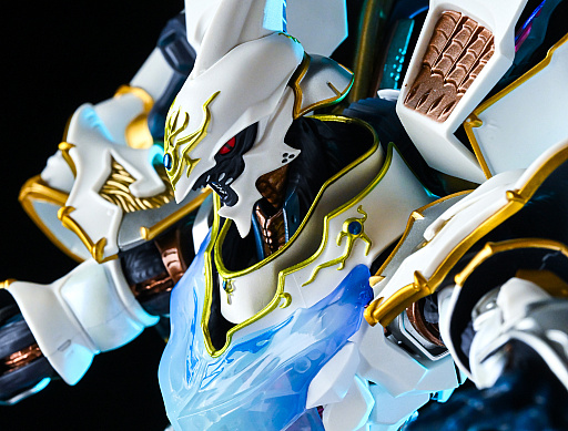 画像ギャラリー No.047のサムネイル画像 / ［レビュー］「METAL BUILD DRAGON SCALE サーバイン（白き秘宝）」ファンタジックで生体感のあるディテールが，唯一無二の存在感