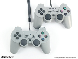 画像ギャラリー No.011のサムネイル画像 / 「PlayStation」のコントローラを再現したシリコンポーチが本日発売。サイズまで再現した存在感抜群のグッズ