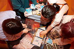 画像ギャラリー No.005のサムネイル画像 / クトゥルフ神話を題材としたリアル脱出ゲーム「狂気の山脈からの脱出」,10月9日より開催。テントの中で謎解き体験。ホラー要素もあり