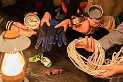 画像ギャラリー No.008のサムネイル画像 / クトゥルフ神話を題材としたリアル脱出ゲーム「狂気の山脈からの脱出」,10月9日より開催。テントの中で謎解き体験。ホラー要素もあり