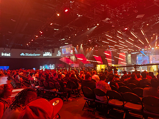 画像ギャラリー No.004のサムネイル画像 / 「TwitchCon 2025」開催。10周年を迎えた記念イベントで「デュアルフォーマット配信」や「オートクリップ機能」などをアナウンス