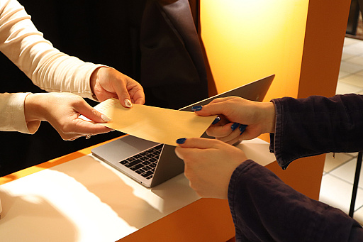 画像ギャラリー No.013のサムネイル画像 / 「あら,雪山で演奏会があるのですって」暗号解読力と演技力が試される周遊型イマーシブサスペンス「密行喩送(みっこうゆそう)」レポ