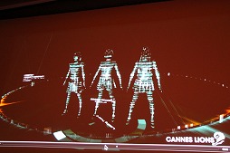 ꡼ No.027Υͥ / CEDEC 2015ϥ󥿥饯ƥ֥Ȥ󥿡ƥȤ˿ʽС2δĴֱData Art and Entertainmentפݡ