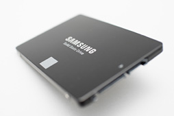 画像ギャラリー No.004のサムネイル画像 / 「SSD 860 PRO」「SSD 860 EVO」レビュー。Samsungの新しいSATA 6Gbps接続型SSDは何が変わったのか