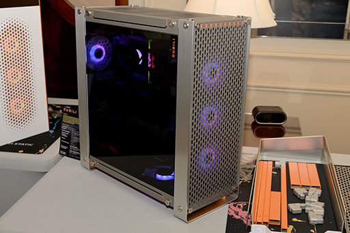 ꡼ No.010Υͥ / PCPC⼫ʬήȤΩƤˡ InWin5ĤΥ˥åȤǹΡѷǤPCModFreeפȯɽ