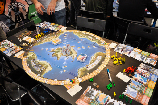 ���������꡼ No.002�Υ���ͥ������ / ��SPIEL'19�ϥ���ǥ������ܡ��ɥ����೫ȯ���King Racoon Games��ʹ�����ɥ��Ĥˤ����륤��ǥ������ܡ��ɥ�����κ�