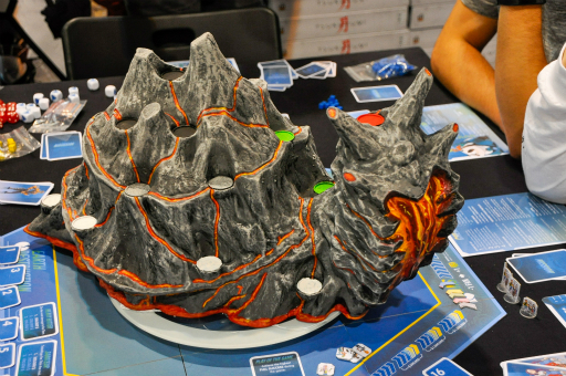 ���������꡼ No.007�Υ���ͥ������ / ��SPIEL'19�ϥ���ǥ������ܡ��ɥ����೫ȯ���King Racoon Games��ʹ�����ɥ��Ĥˤ����륤��ǥ������ܡ��ɥ�����κ�