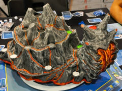 ��SPIEL\'19�ϥ���ǥ������ܡ��ɥ����೫ȯ���King Racoon Games��ʹ�����ɥ��Ĥˤ����륤��ǥ������ܡ��ɥ�����κ�