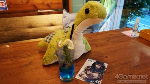 画像ギャラリー No.016のサムネイル画像 / 「Apex Legends」のコラボカフェ「ネッシーカフェ」本日オープン。ワットソンもニッコリ(?)な,たくさんのネッシーが待っている!