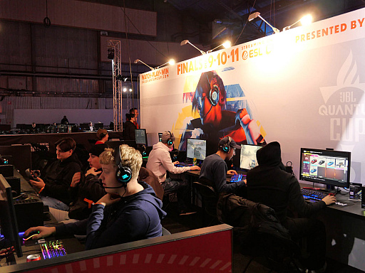 ꡼ No.008Υͥ / DreamHack Winter 2022׳šǸŤˤƺLANѡƥϡ५㡼κŵȤƤȯŸ