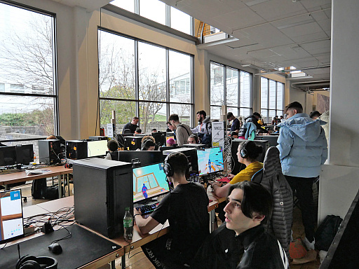 ꡼ No.010Υͥ / DreamHack Winter 2022׳šǸŤˤƺLANѡƥϡ५㡼κŵȤƤȯŸ