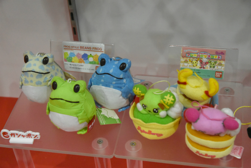 画像ギャラリー No.016のサムネイル画像 / JR品川駅にて開催中の「ガシャポン 45周年博」をレポート。歴代ガシャポンの一斉展示や無料で回せる自販機の設置も
