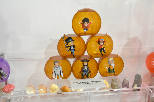 画像ギャラリー No.019のサムネイル画像 / JR品川駅にて開催中の「ガシャポン 45周年博」をレポート。歴代ガシャポンの一斉展示や無料で回せる自販機の設置も