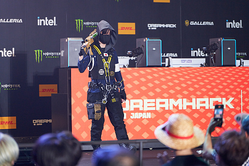 画像ギャラリー No.015のサムネイル画像 / 「DreamHack Japan 2023」,DAY1のコスプレコンテストレポート。LoLやR6Sなどのコスプレで会場を彩る