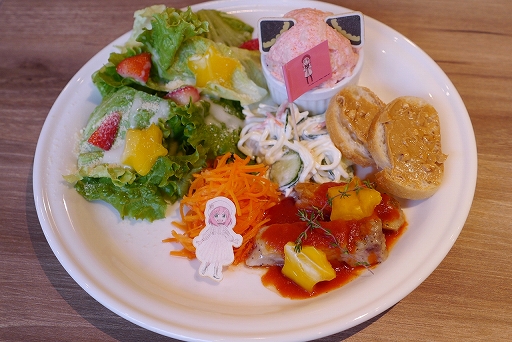 画像ギャラリー No.016のサムネイル画像 / カプコンカフェ,「劇場版 SPY×FAMILY CODE: White」コラボ試食会レポート。可愛らしいグッズと趣向を凝らしたメニューがファンをお出迎え
